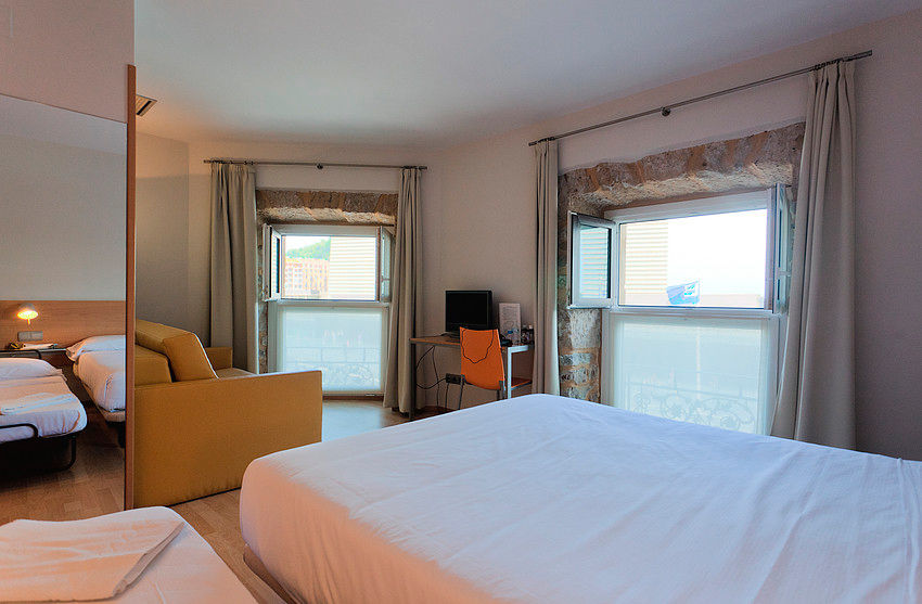 سان سيباستيان Hotel Arrizul Beach الغرفة الصورة